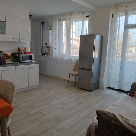 קריובה Apartament 2 Camere, Bloc Nou, Langa Promenada Moll, Capacitate 4 Persoane מראה חיצוני תמונה