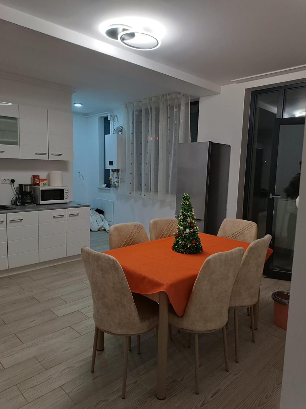 קריובה Apartament 2 Camere, Bloc Nou, Langa Promenada Moll, Capacitate 4 Persoane מראה חיצוני תמונה